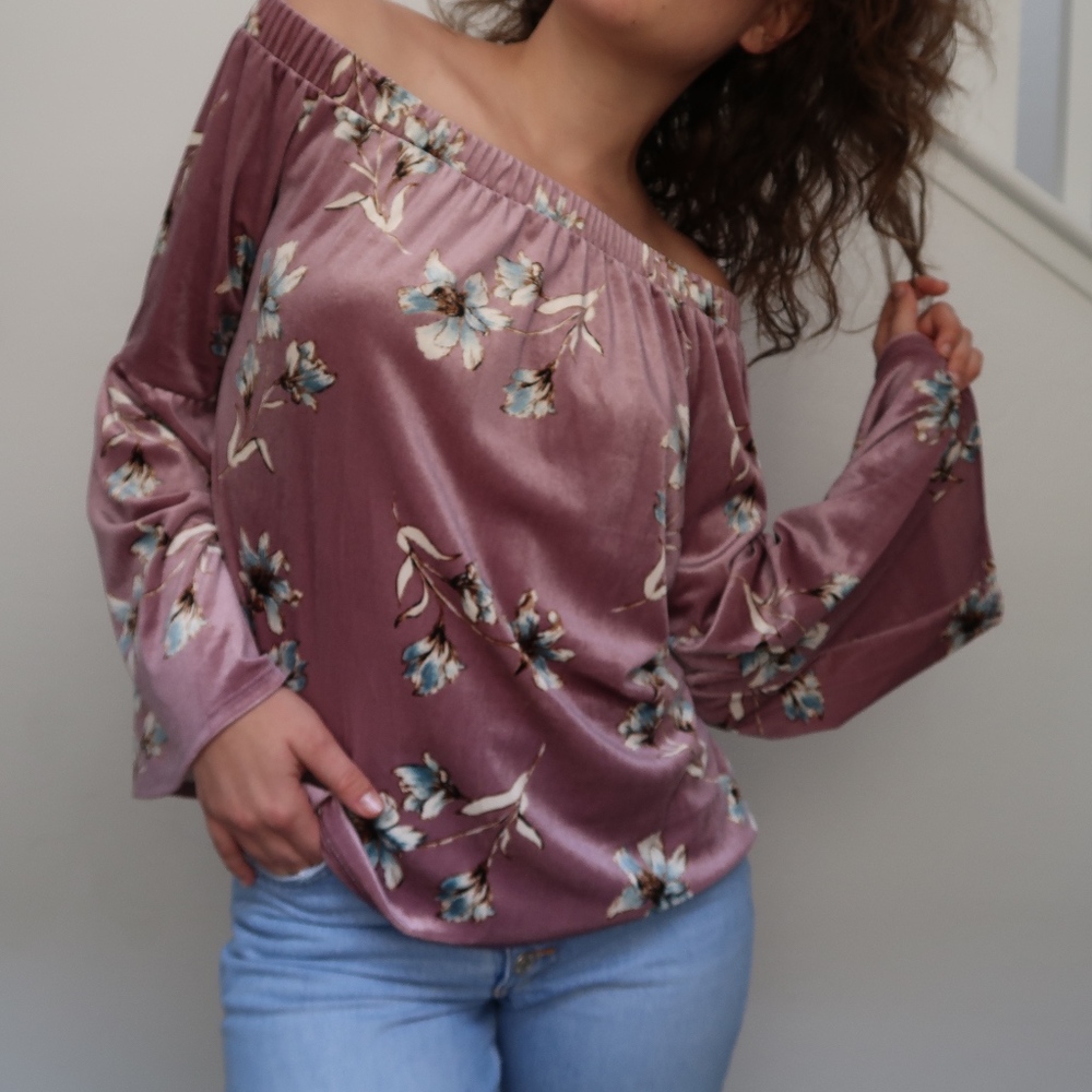 🆕 Off the Shoulder Velvet Floral Flowy Top